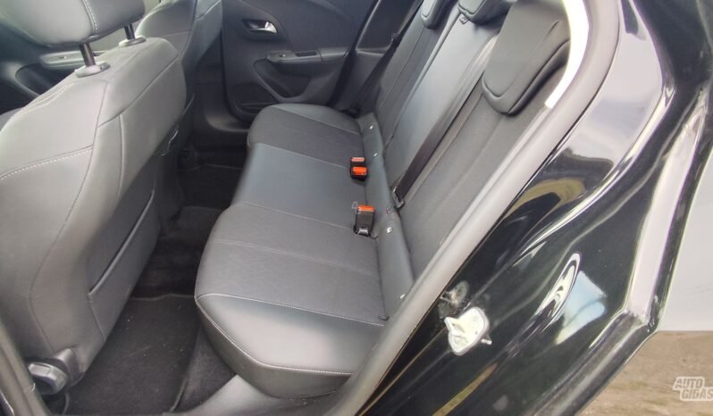 Opel Corsa pilnas