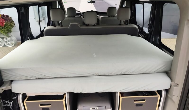 Opel Vivaro pilnas