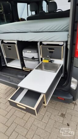 Opel Vivaro pilnas