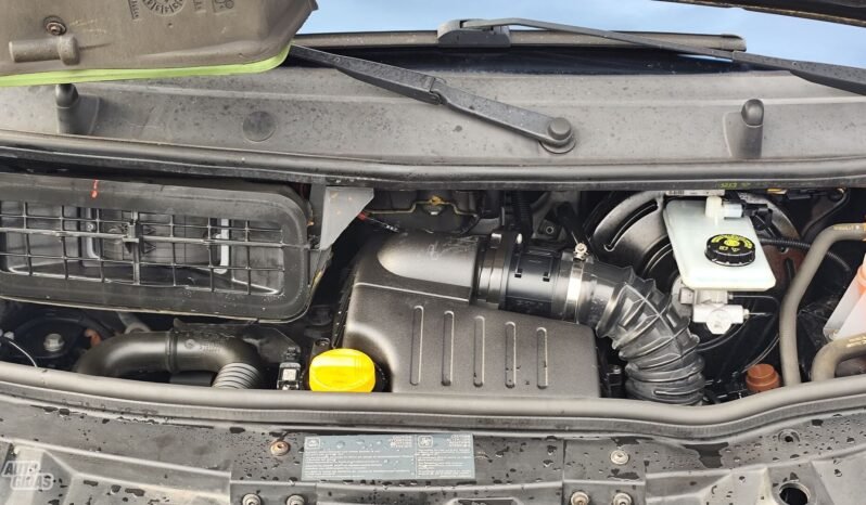 Opel Vivaro pilnas