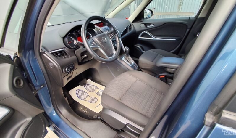 Opel Zafira pilnas