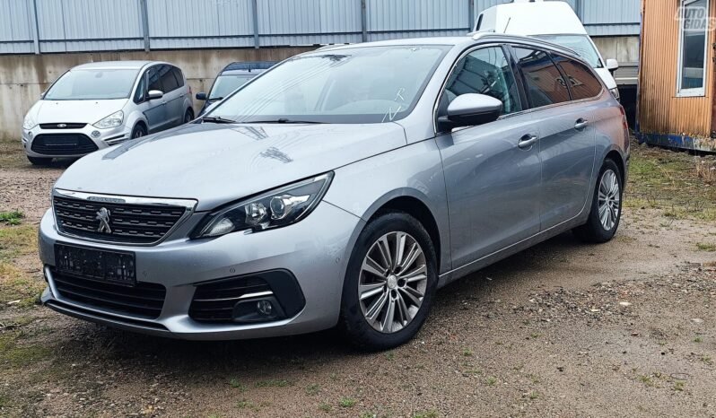 Peugeot 308 pilnas