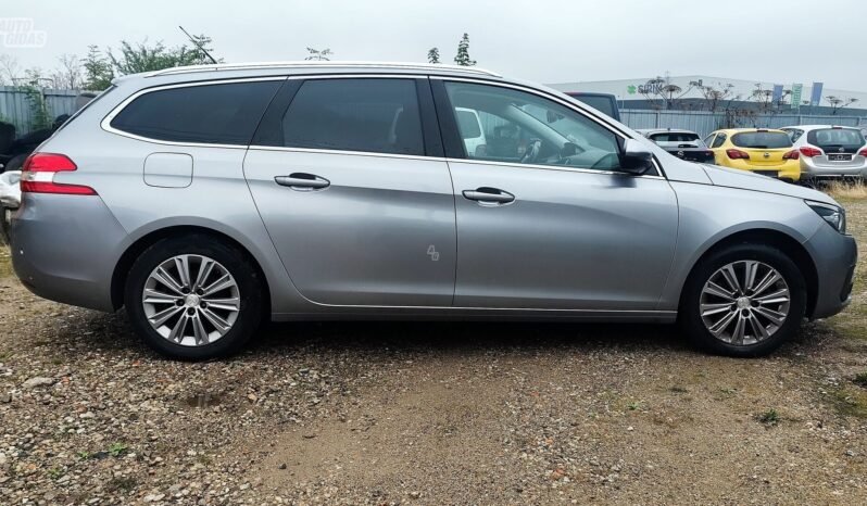 Peugeot 308 pilnas