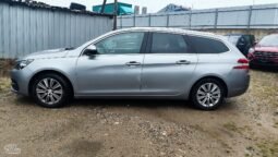 Peugeot 308 pilnas