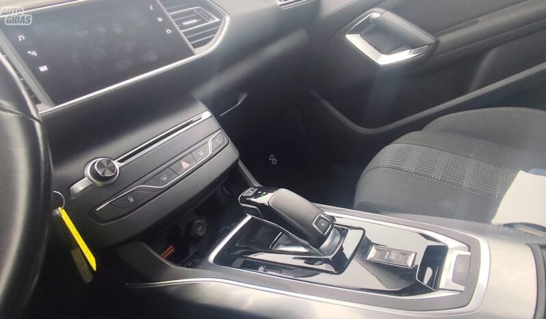 Peugeot 308 pilnas
