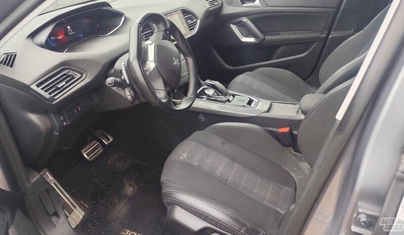 Peugeot 308 pilnas