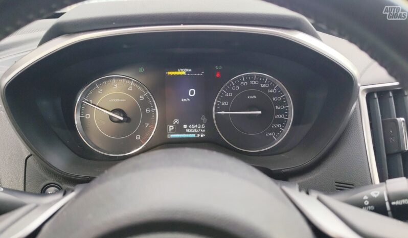 Subaru Impreza pilnas