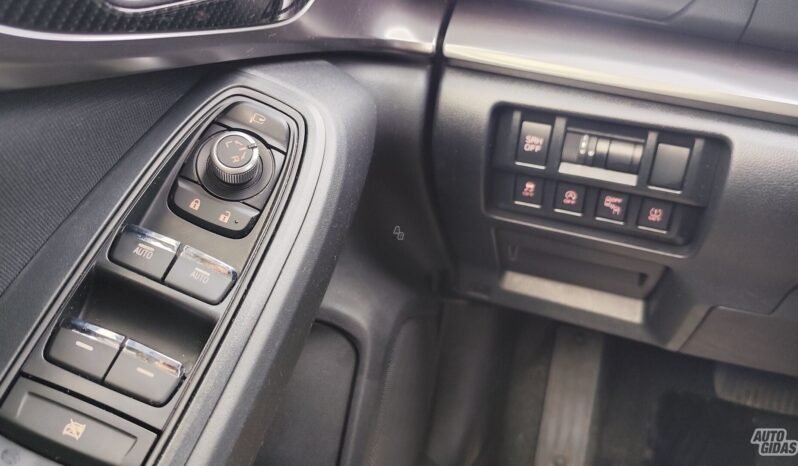 Subaru Impreza pilnas