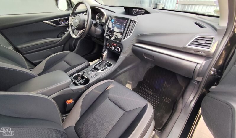 Subaru Impreza pilnas
