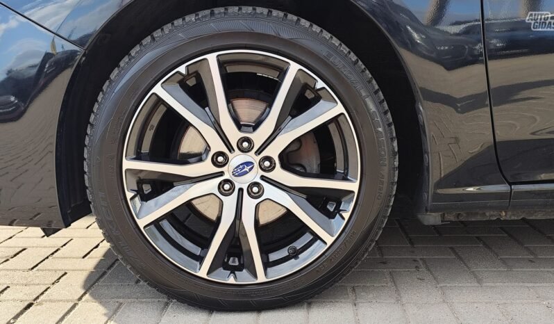 Subaru Impreza pilnas