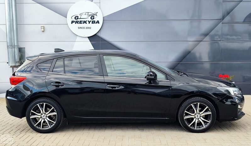 Subaru Impreza pilnas