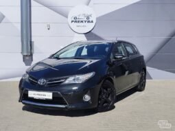 Toyota Auris pilnas