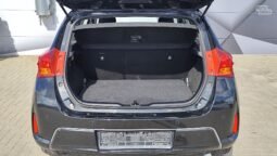 Toyota Auris pilnas