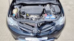 Toyota Auris pilnas
