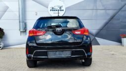 Toyota Auris pilnas