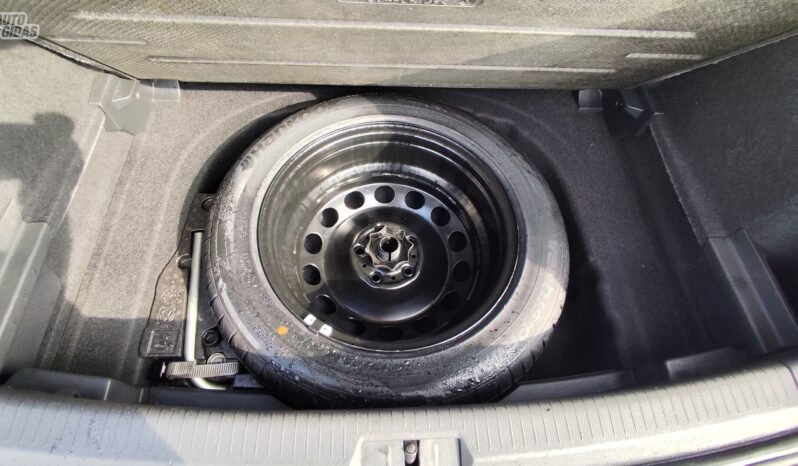 Volkswagen Golf pilnas
