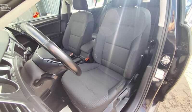 Volkswagen Golf pilnas