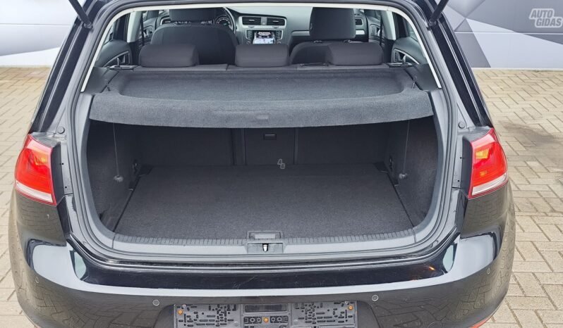 Volkswagen Golf pilnas