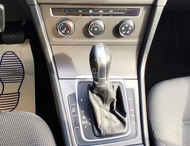 Volkswagen Golf pilnas