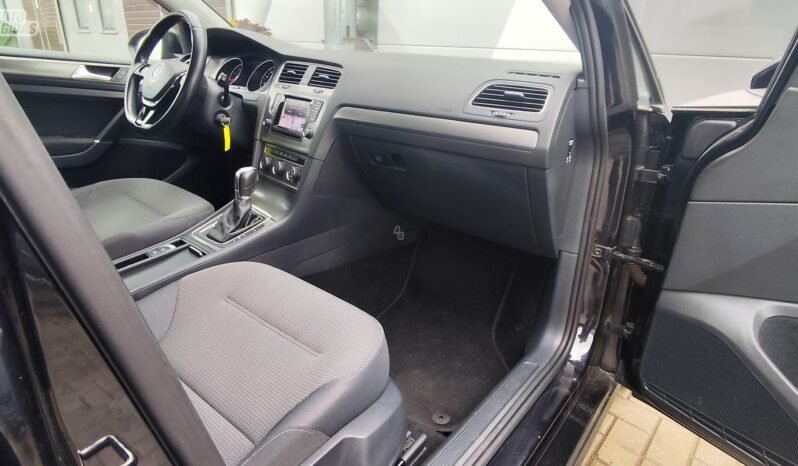 Volkswagen Golf pilnas