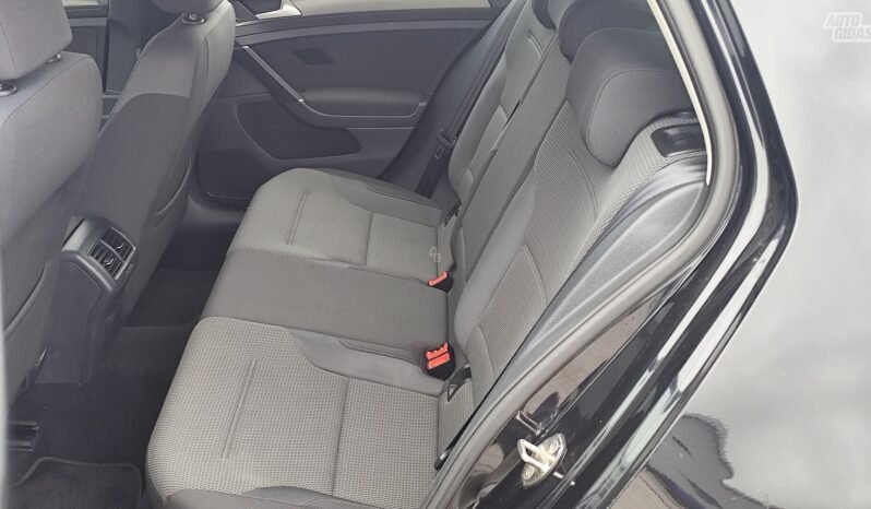 Volkswagen Golf pilnas