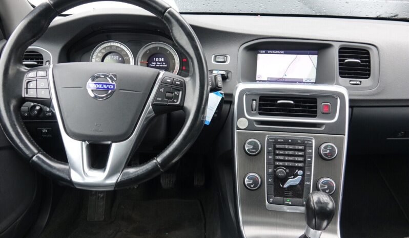Volvo V60 pilnas