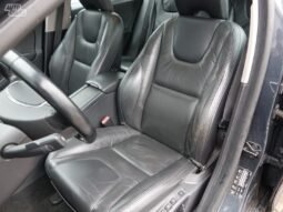 Volvo V60 pilnas