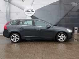 Volvo V60 pilnas
