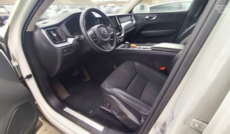 Volvo XC60 pilnas