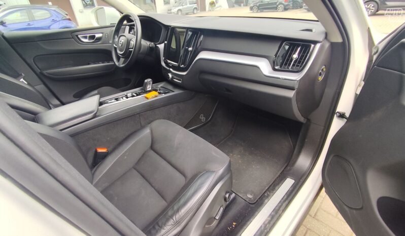 Volvo XC60 pilnas
