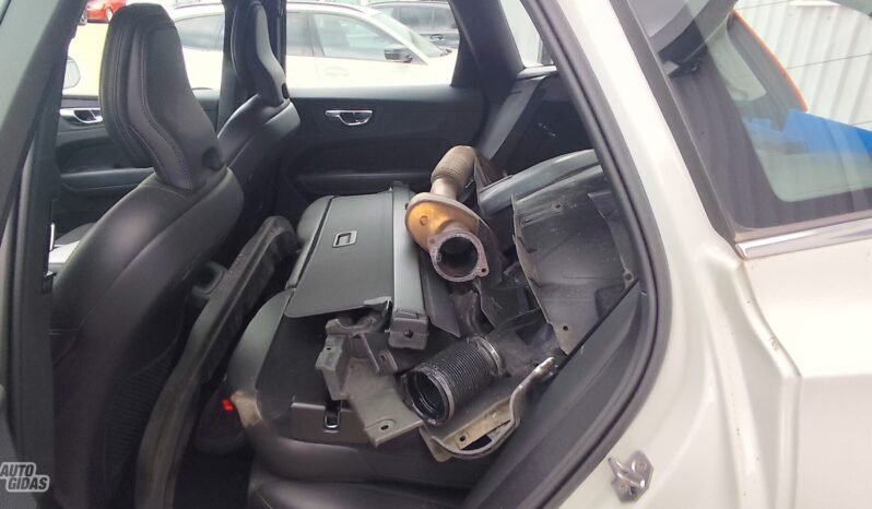 Volvo XC60 pilnas